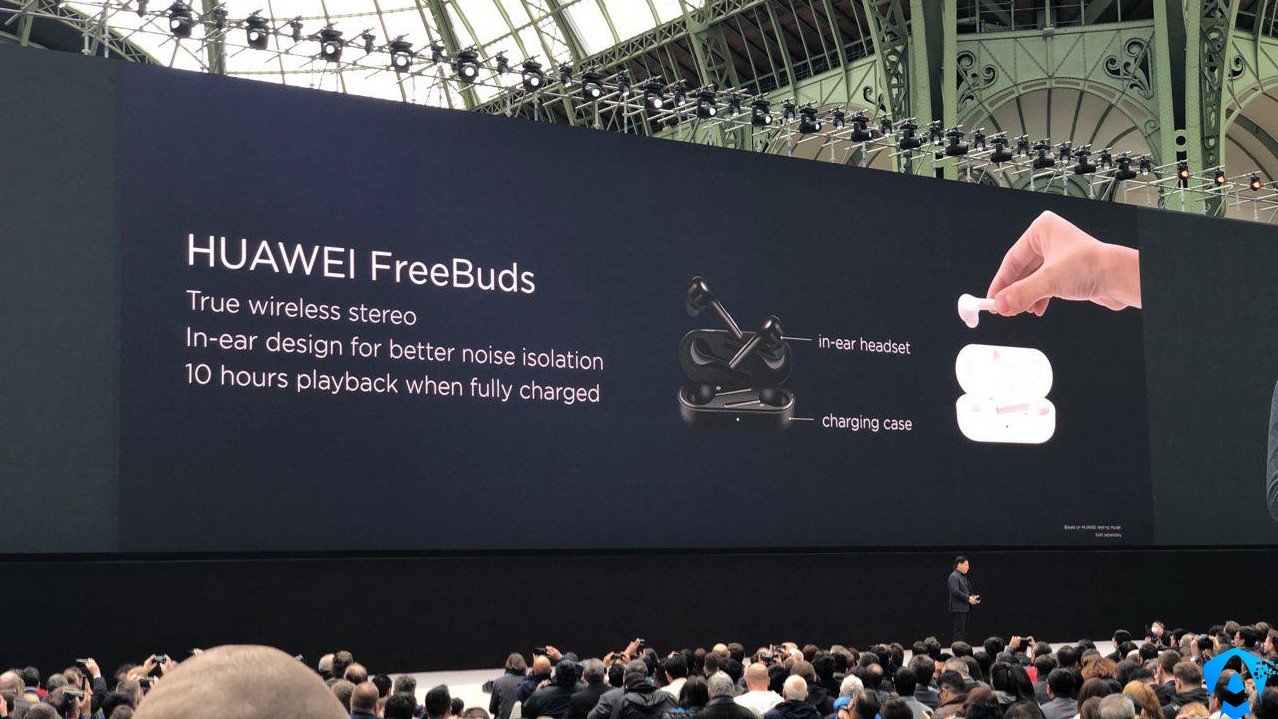 Huawei freebuds Studio.