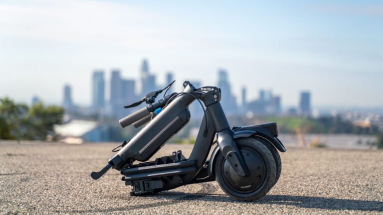 Riley RS3 Elektrikli Scooter: Şehir İçi Ulaşımın Yeni Yüzü