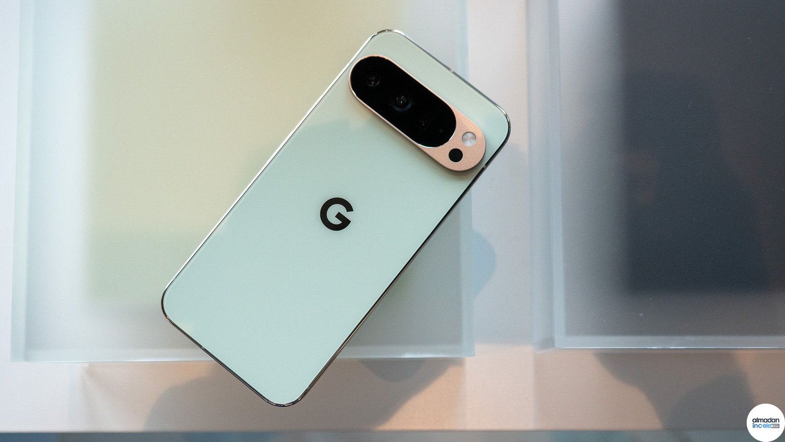 Google Pixel telefon arka yüzü ve Android 17 kablosuz ses rehberi
