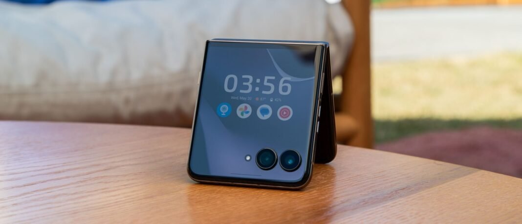 Motorola Razr Ultra 2026 katlanabilir telefon