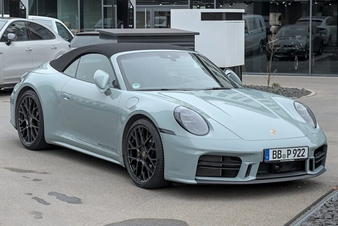 Porsche 911, tam elektrikli 911 olmayacak haberi
