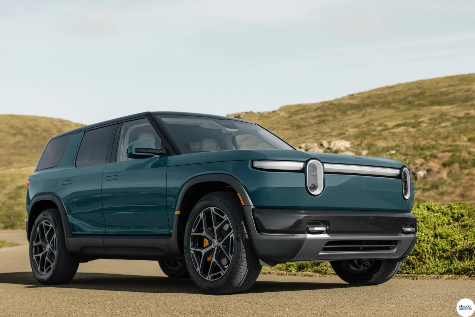 Rivian R2 elektrikli SUV resmi ürün görseli