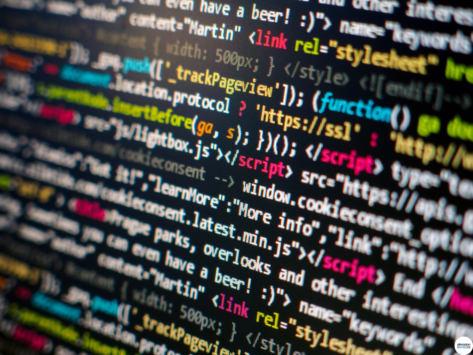 Kod editöründe JavaScript ve HTML kodları