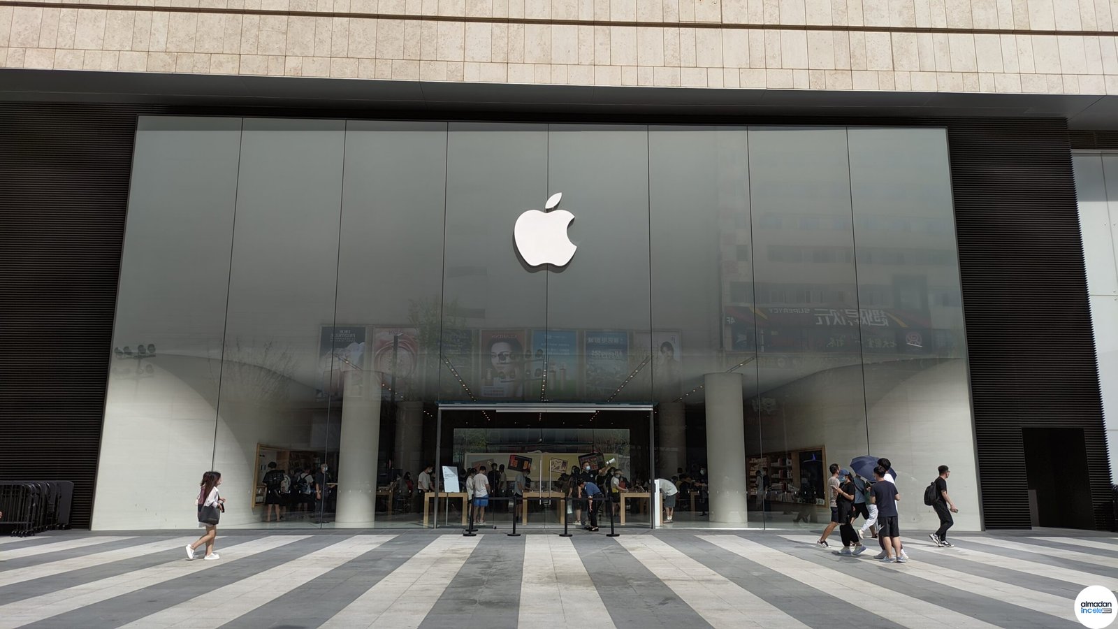 Çin’de bir Apple Store binası