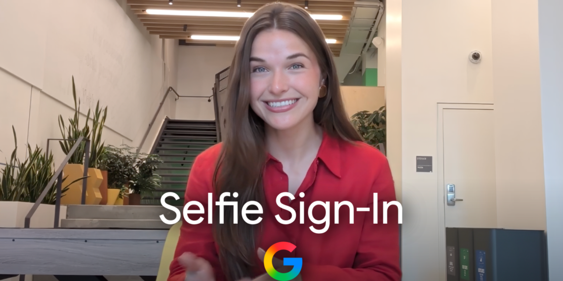 Telefonda Google hesabı için selfie video doğrulaması yapan kullanıcı