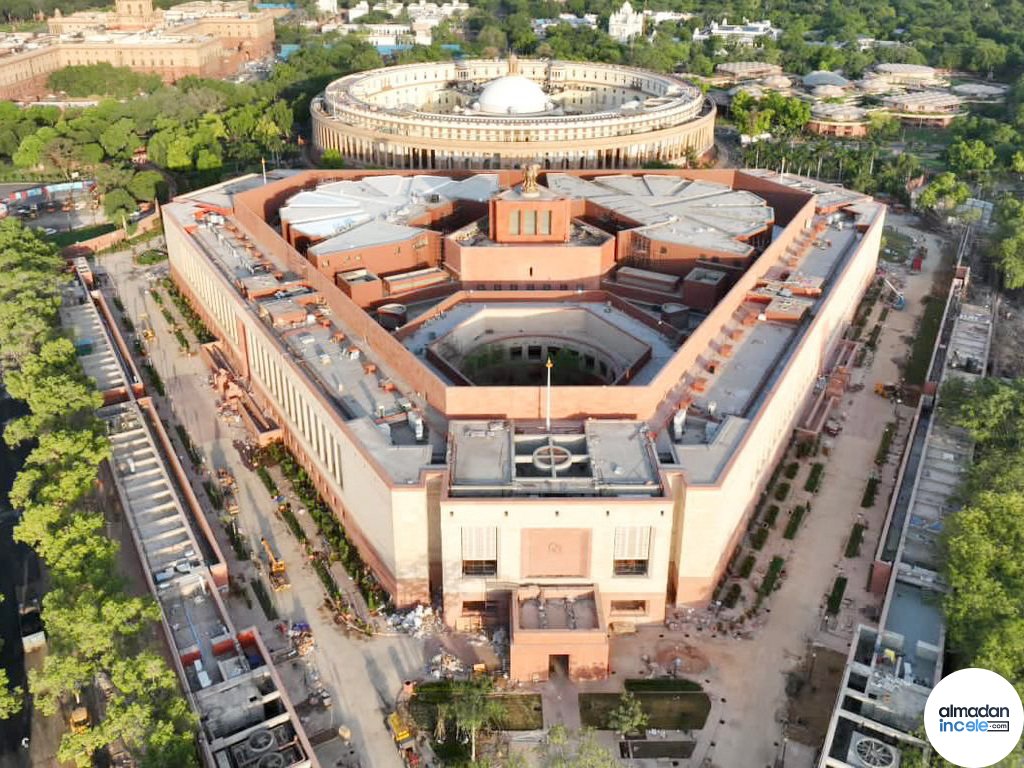 Yeni Delhi’de Hindistan Parlamento binası ve yapay zeka yasası gündemi