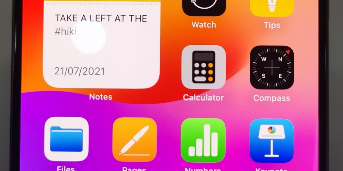 iPhone 15 Pro Max ön yüzü ve güvenlik güncellemeleri