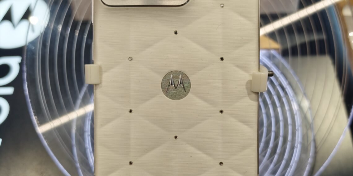 Motorola Edge 70 arka yüzeyi ve kamera modülü