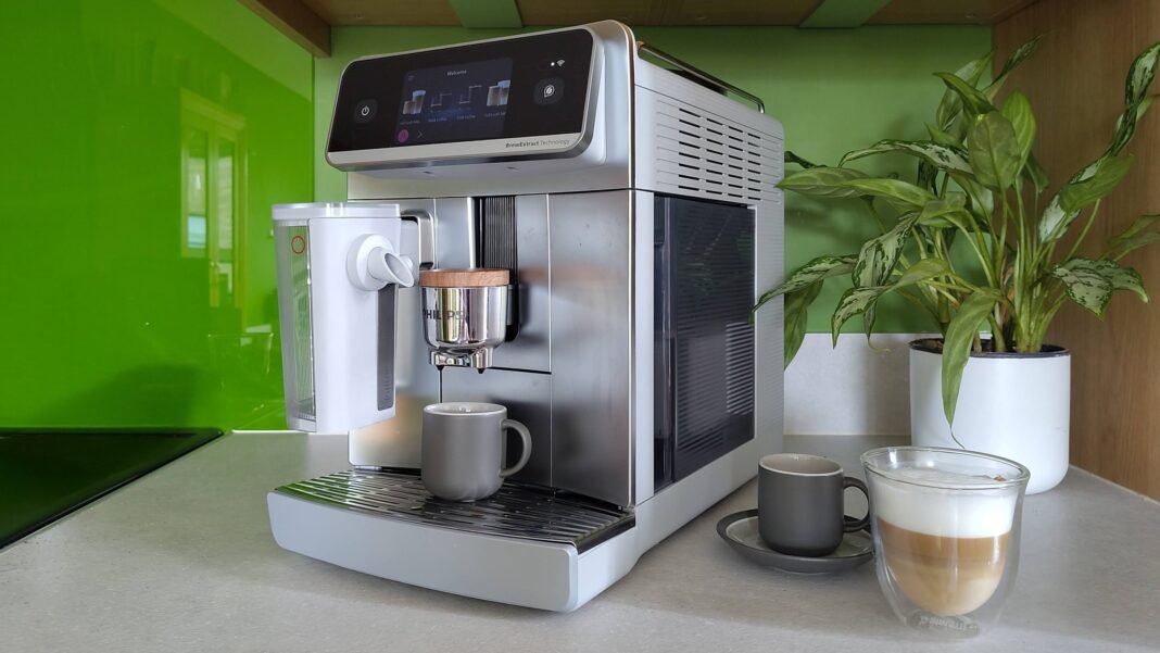Philips Café Aromis 8000 İnceleme: Evde Barista Deneyimi Gerçekten Mümkün mü? Philips Café Aromis 8000 tam otomatik kahve makinesi