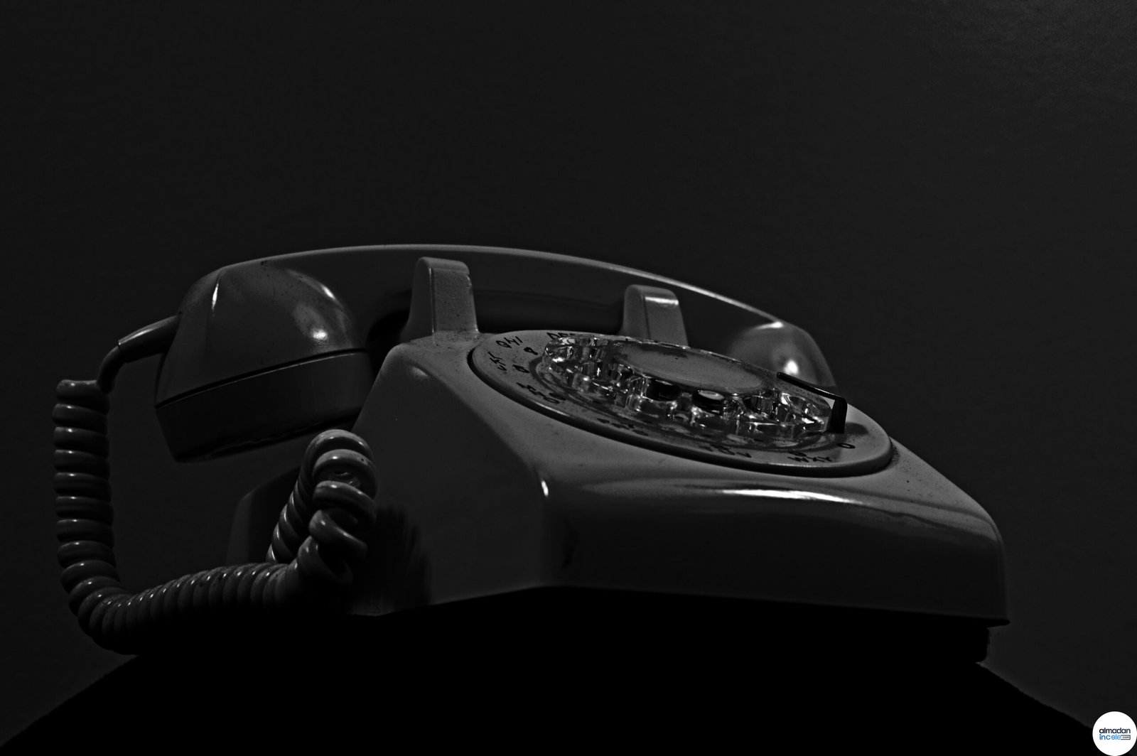 Retro çevirmeli telefon