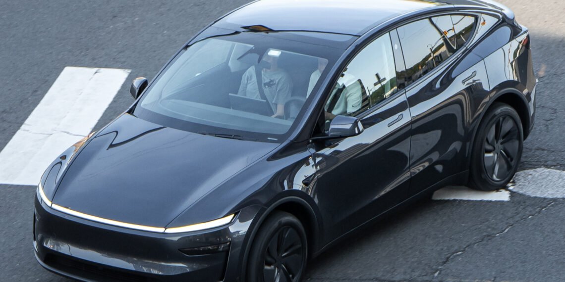 Tesla Model Y Juniper elektrikli SUV dış görünüm