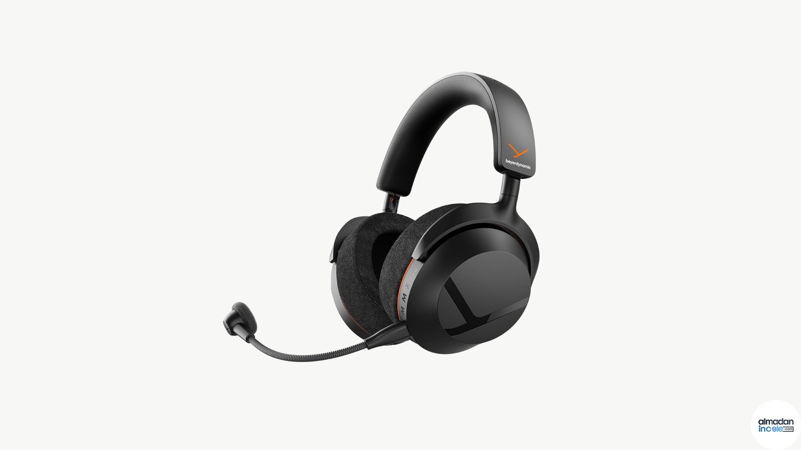 Açık gri fonda siyah Beyerdynamic MMX 100 Wireless kulaklık ve çıkarılabilir mikrofon