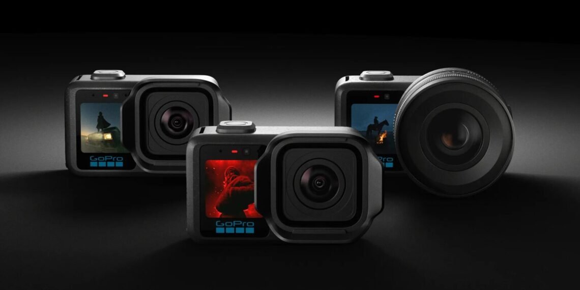 Siyah fonda GoPro Mission 1 Pro kameralar