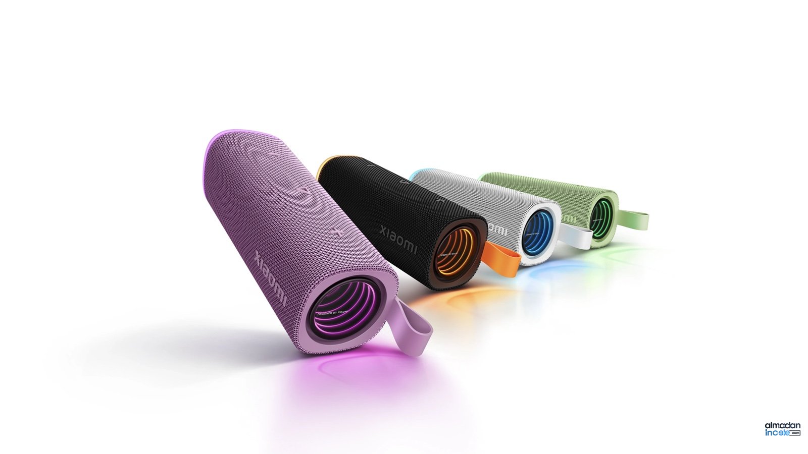 Mor, siyah, beyaz ve yeşil Xiaomi Sound Play Bluetooth hoparlörler