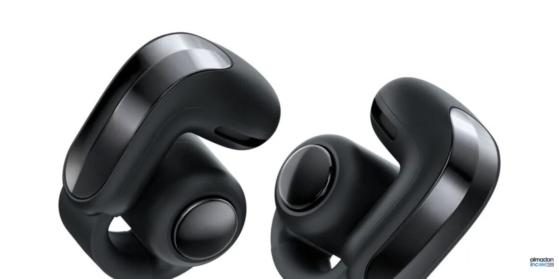 Bose Ultra Open Earbuds (2. Nesil) siyah renkli kulaklıkların resmî ürün görseli