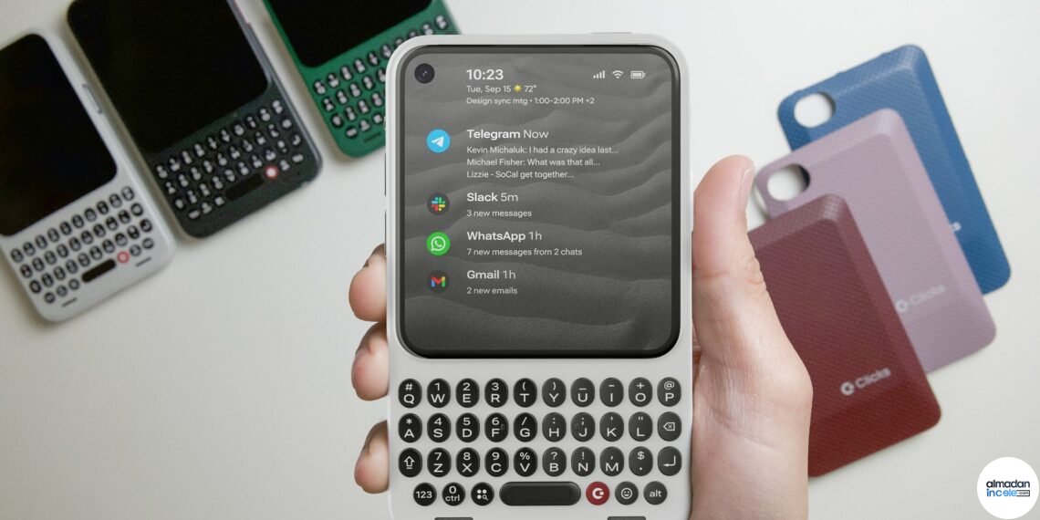 Clicks Communicator fiziksel klavyeli telefonun resmi ürün görseli