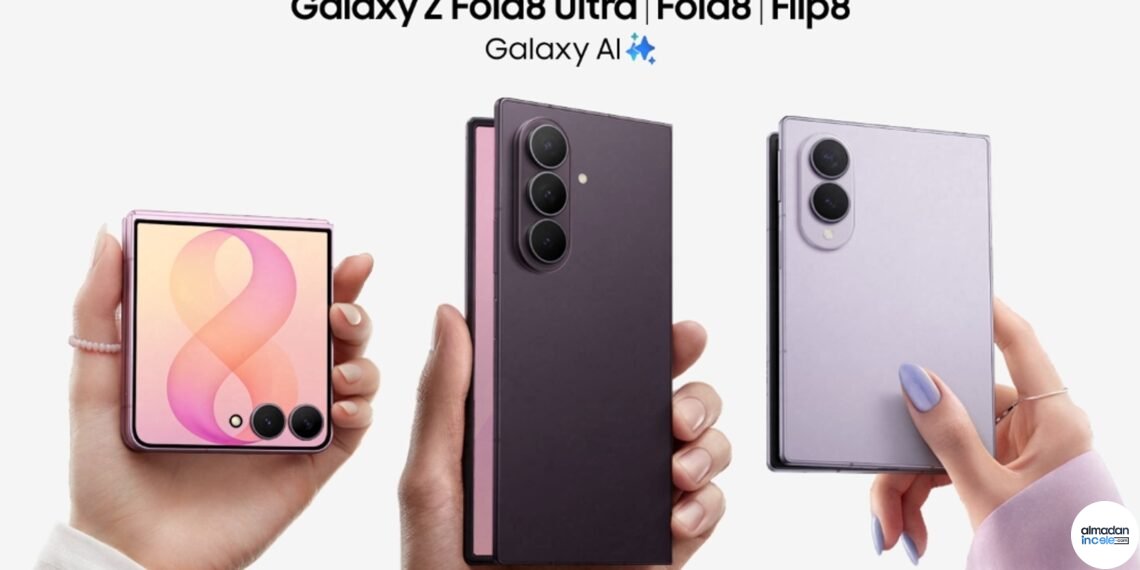 Galaxy Z Fold8 Ultra, Fold8 ve Flip8 modellerinin yan yana resmi fotoğrafı