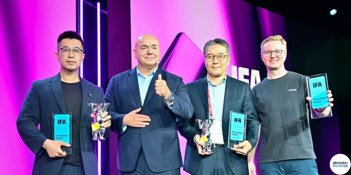 IFA 2026 ödül töreninde Anker, Insta360 ve LG temsilcileri