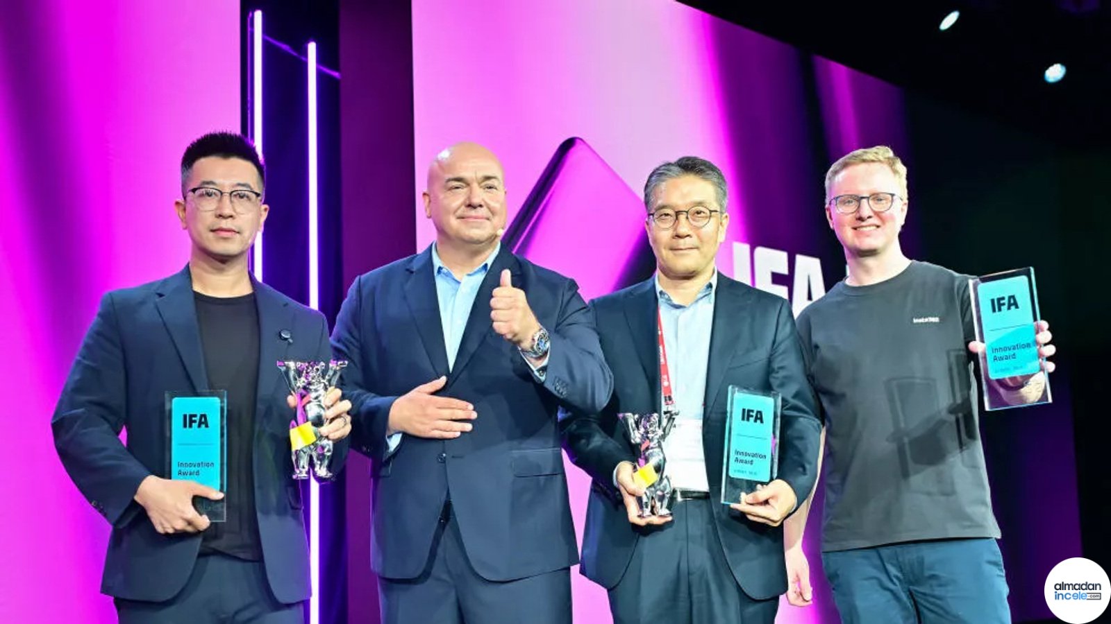 IFA 2026 ödül töreninde Anker, Insta360 ve LG temsilcileri