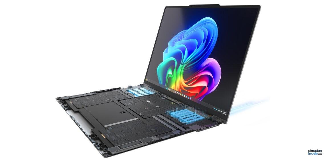 Lenovo Project AeroBlade konsept dizüstünün açık ekranı ve iç soğutma yerleşimi
