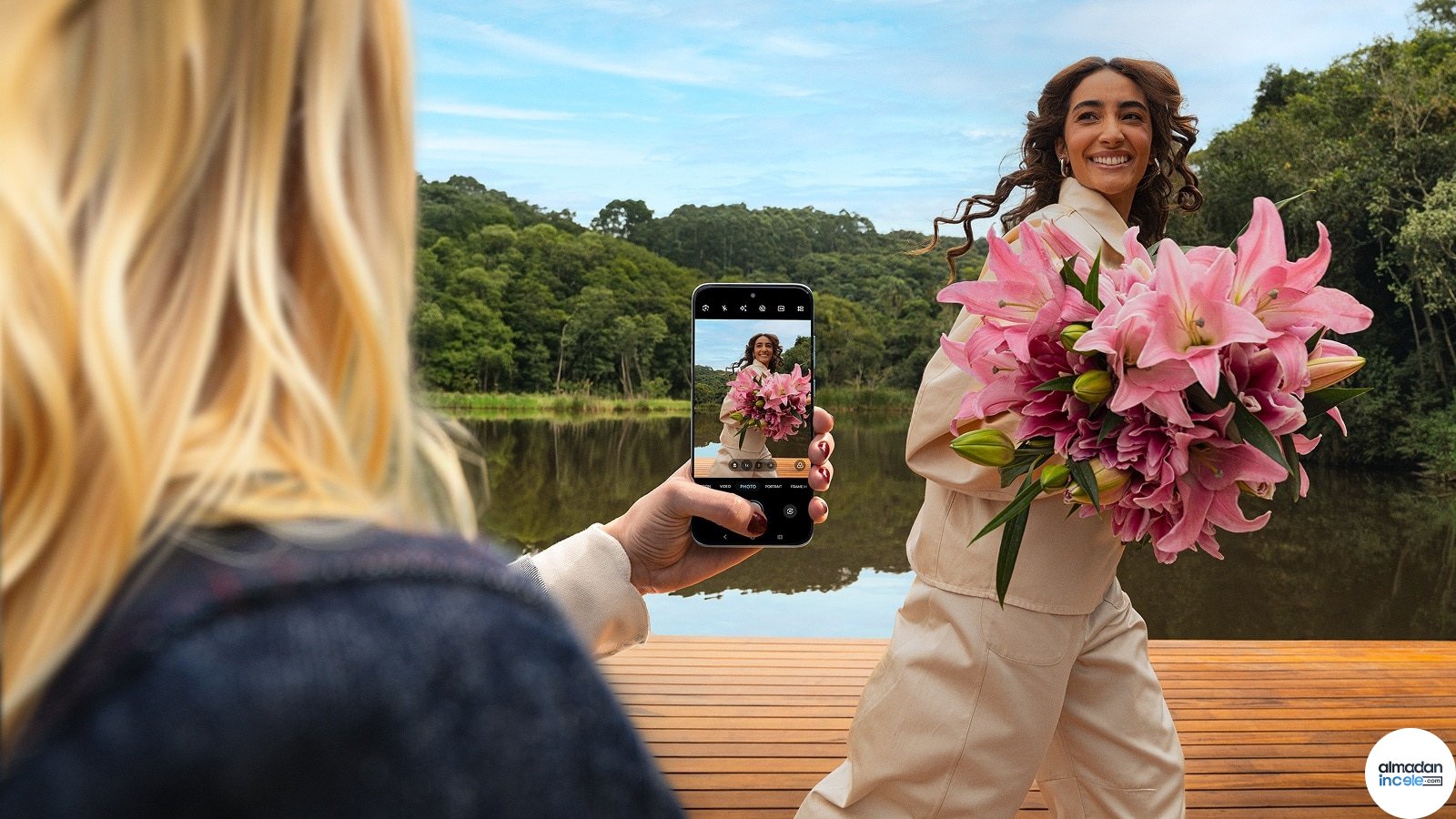 Motorola edge 70 plus ile dış mekânda portre fotoğrafı çekilmesi