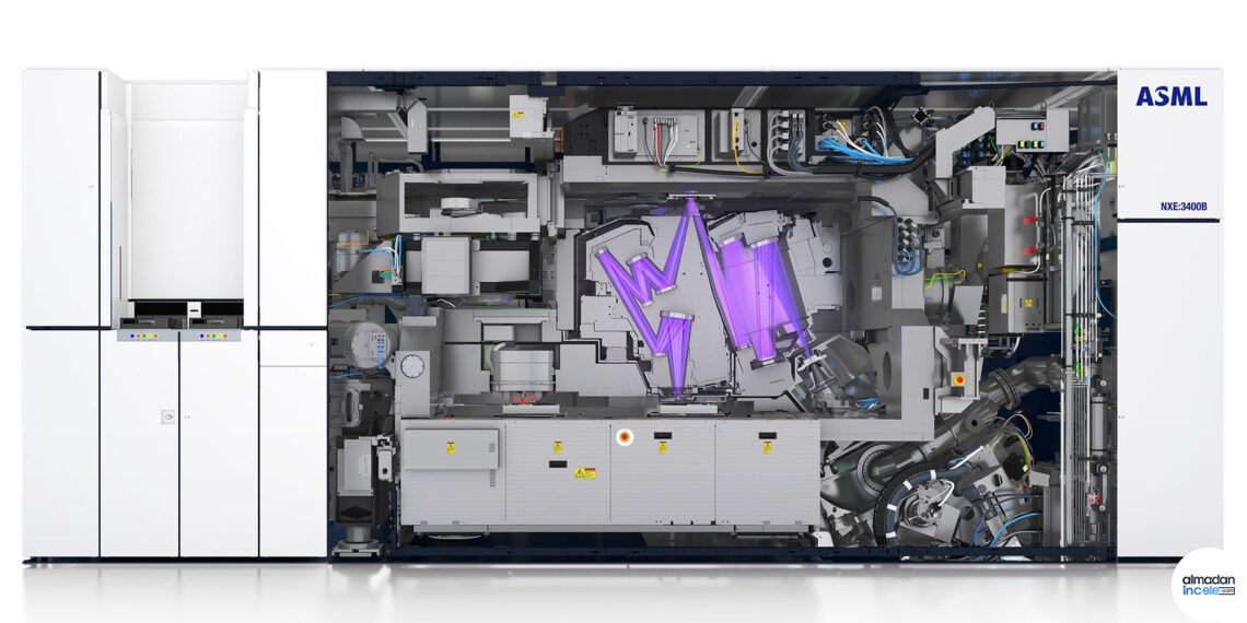 ASML EUV litografi sisteminin açık ön görünümü