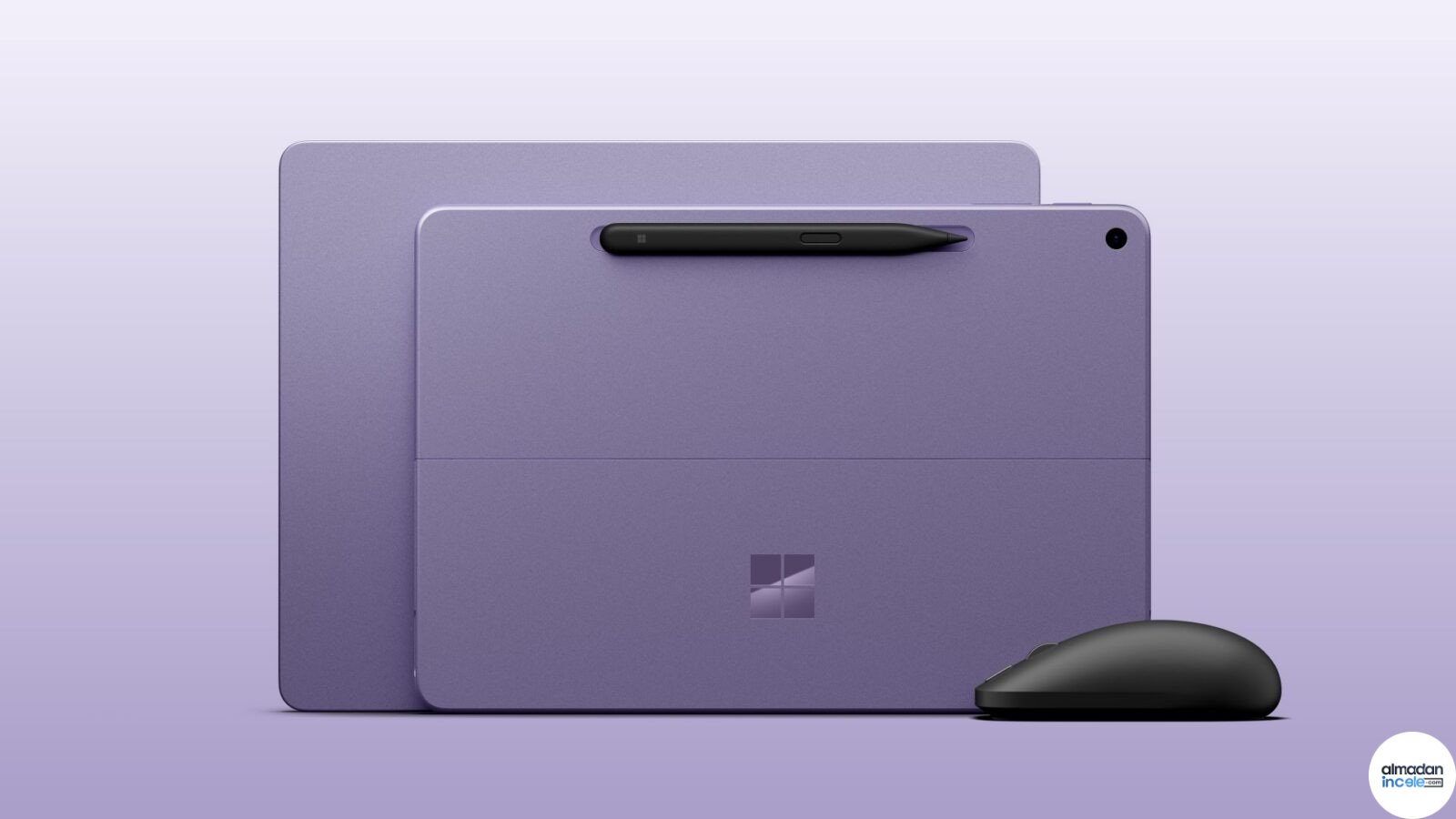 Microsoft Surface Laptop 13 yeni nesil modeli, açık renk alüminyum gövde ve ekranı