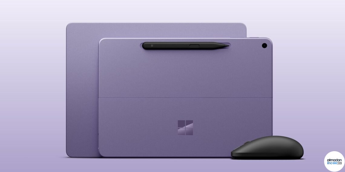 Yeni Surface Pro 12 ve Surface Laptop 13 cihazlarının resmi ürün fotoğrafı