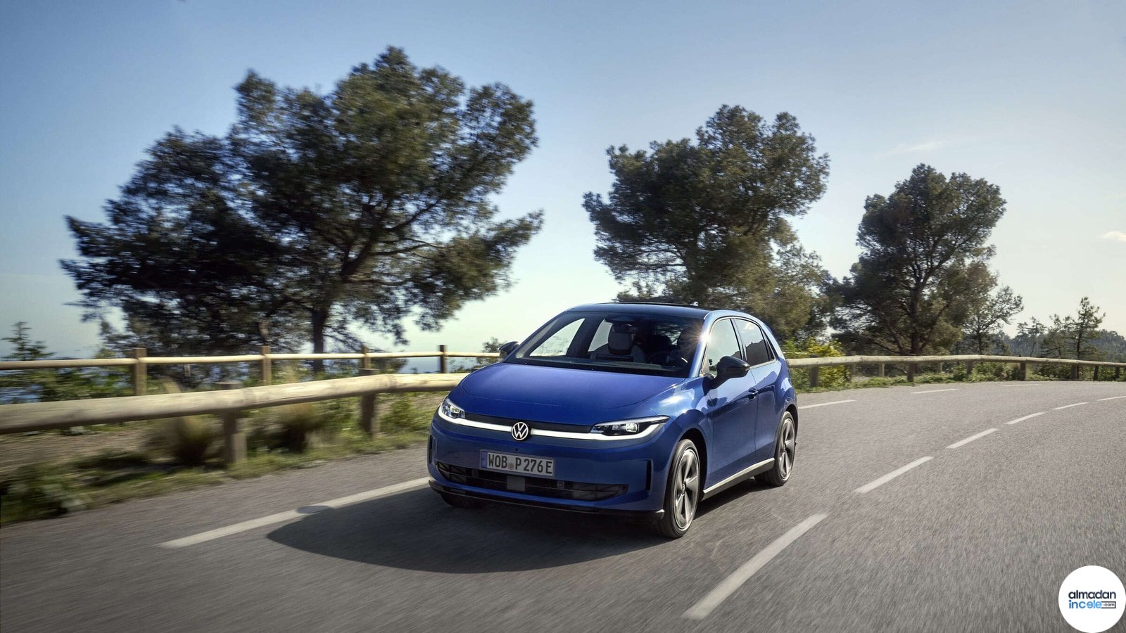 Volkswagen ID. Polo yolda önden üç çeyrek görünüm