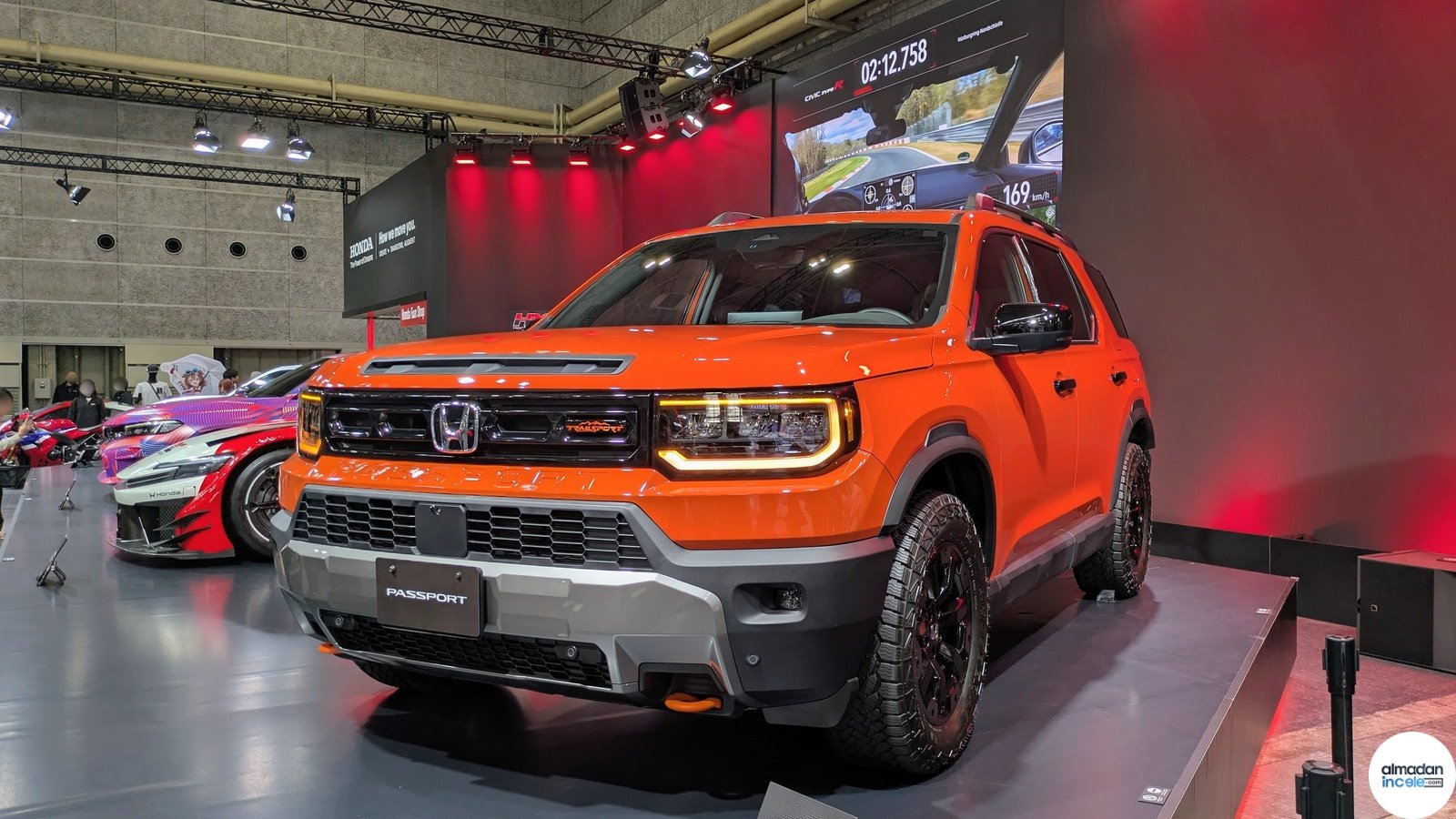 Honda Passport TrailSport SUV’un ön ve yan tasarımı