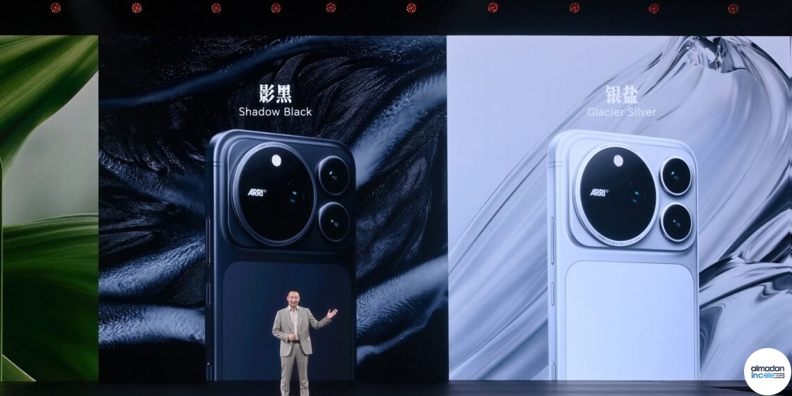 HONOR Magic9 Pro Max telefonun arka kamera sistemini gösteren resmî ürün görseli