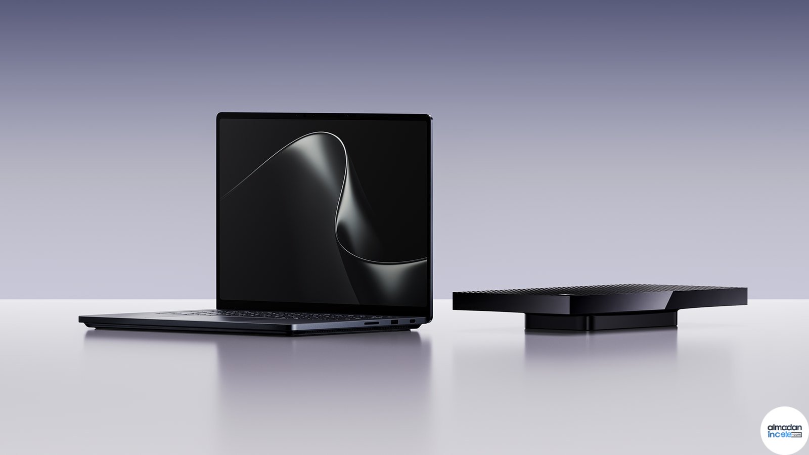 Microsoft Surface Laptop Ultra ve Surface RTX Spark Dev Box yan yana gerçek ürün fotoğrafı