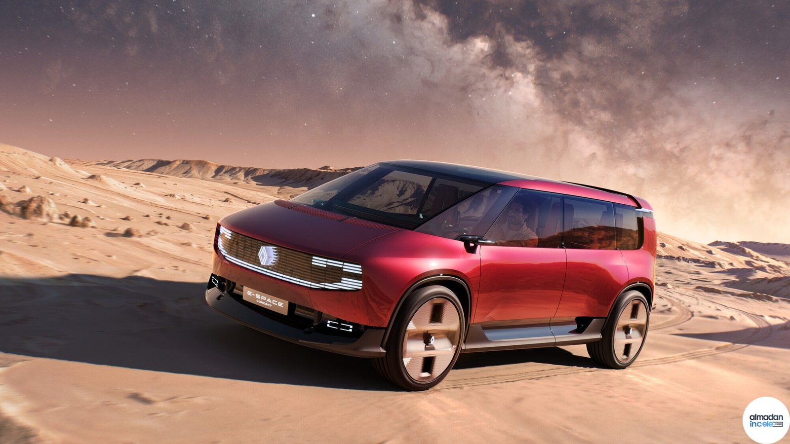 Renault E-Space elektrikli aile aracı konseptinin fuar standındaki yatay gerçek otomobil fotoğrafı