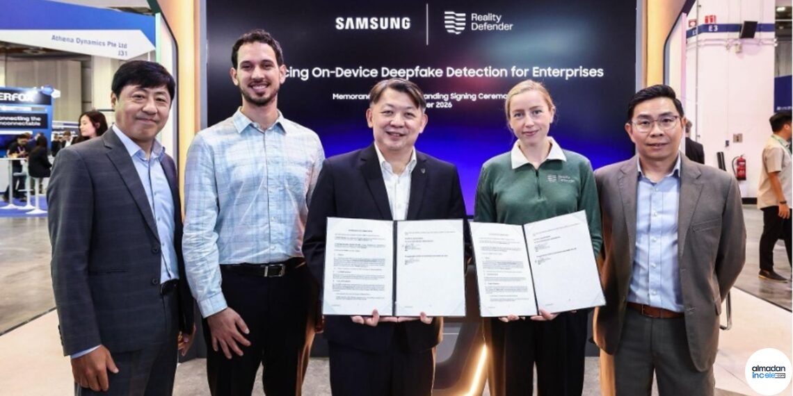 Samsung ve Reality Defender ekiplerinin kurumsal deepfake tespit ortaklığı için bir araya geldiği gerçek fotoğraf