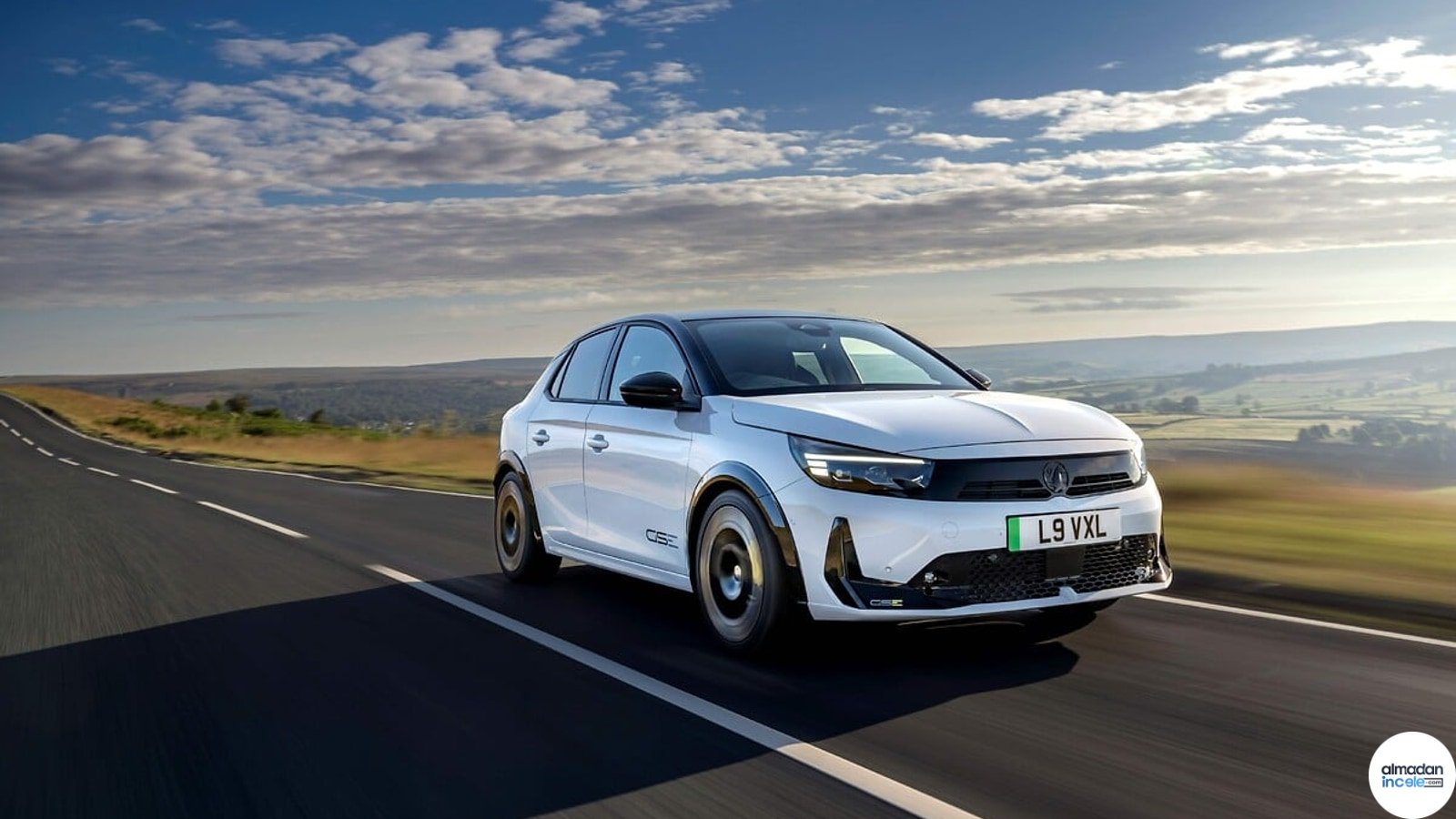 Vauxhall Corsa GSE elektrikli hot hatch otomobilinin resmi basın fotoğrafı